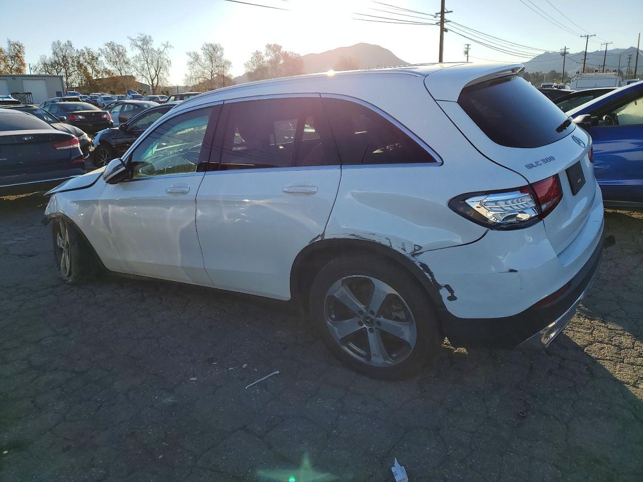 2019 Mercedes-Benz Glc 300 - Image 2