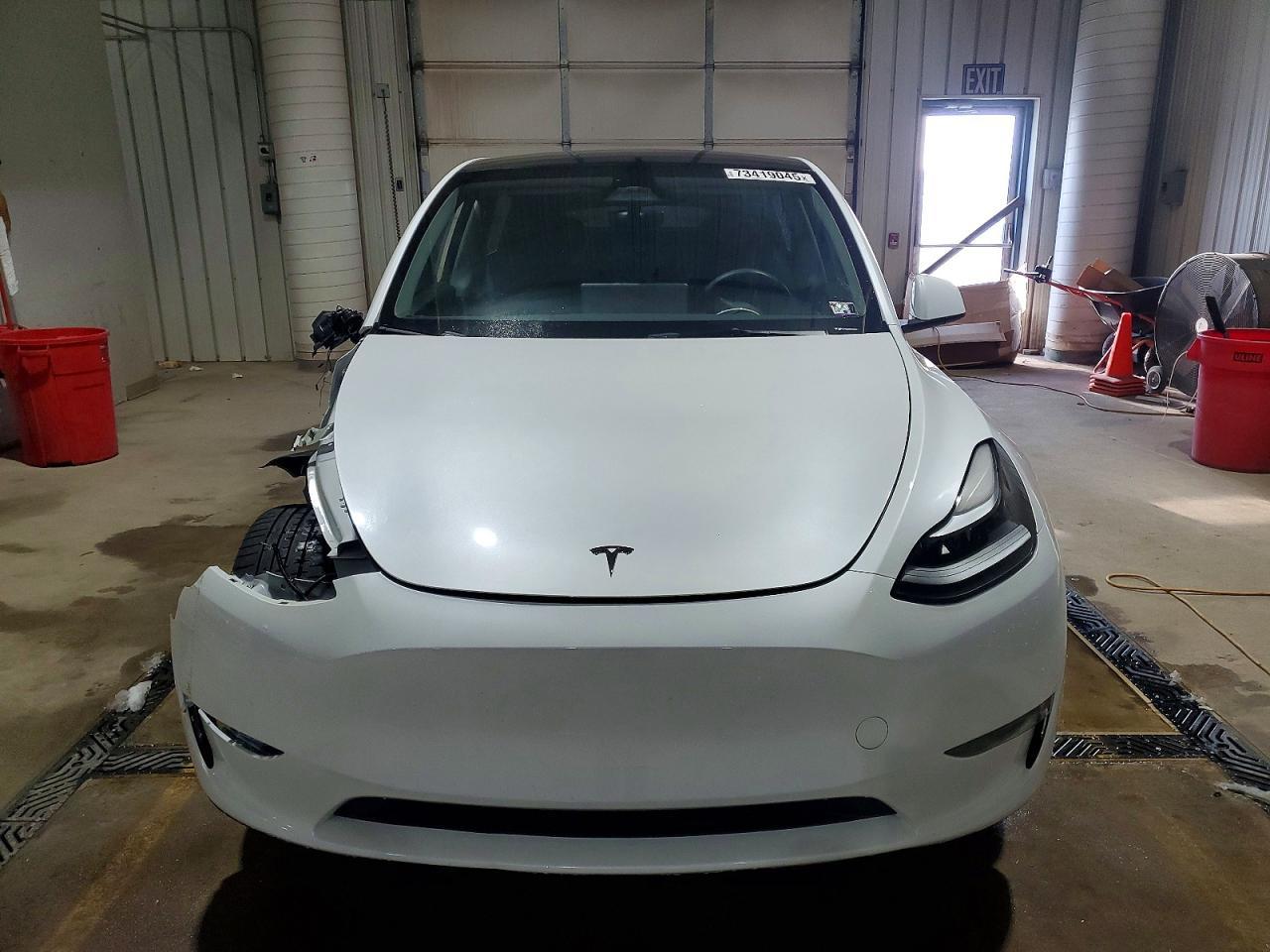 2023 Tesla Model Y - Image 5
