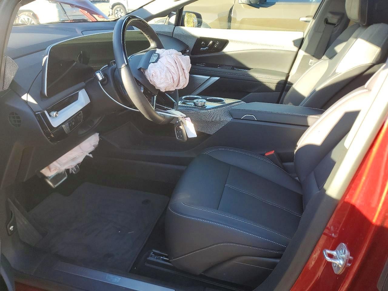 2025 Cadillac Optiq Luxury - Фото 7