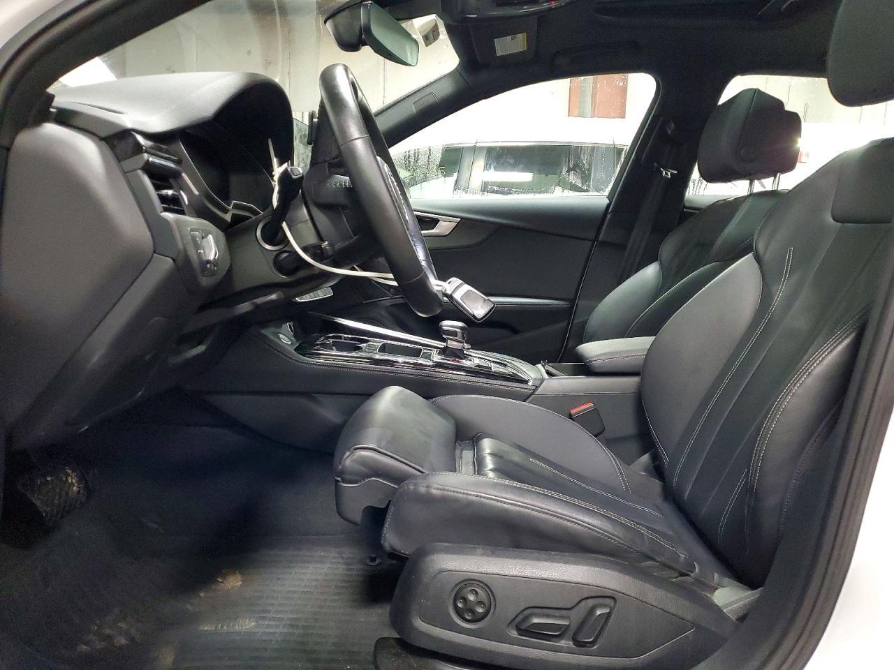 2022 Audi A4 Premium Plus 45 - Фото 7