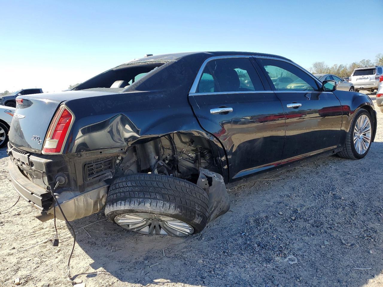 2012 Chrysler 300C - Фото 3