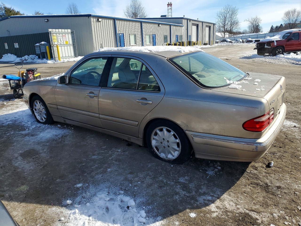 2000 Mercedes-Benz E 320 - Фото 2