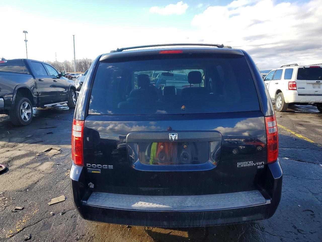 2010 Dodge Grand Caravan Se - Image 6