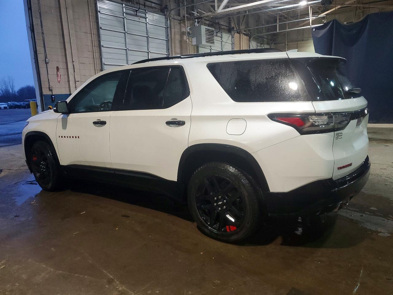 2018 Chevrolet Traverse Premier - Фото 2