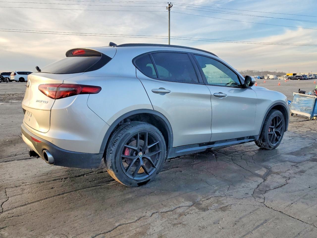 2018 Alfa Romeo Stelvio Ti Sport - Фото 3