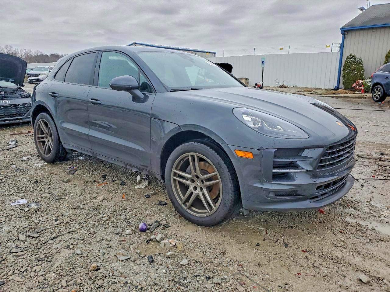 2020 Porsche Macan - Image 4