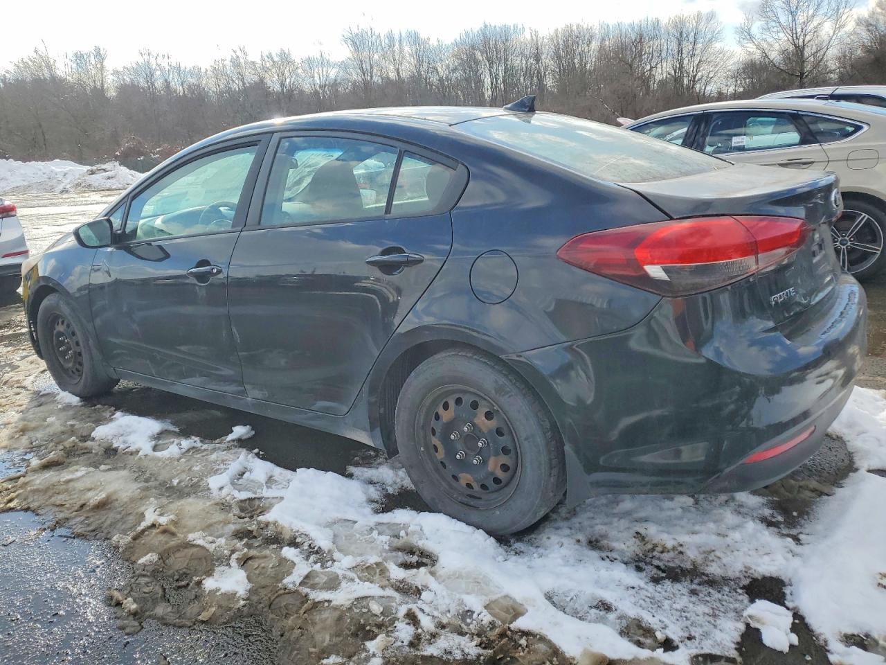 2017 Kia Forte Lx - Image 2