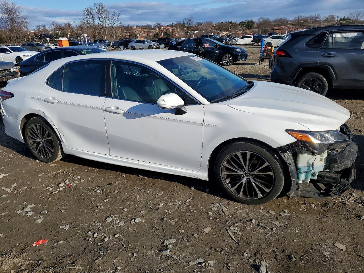 2018 Toyota Camry L - Фото 4