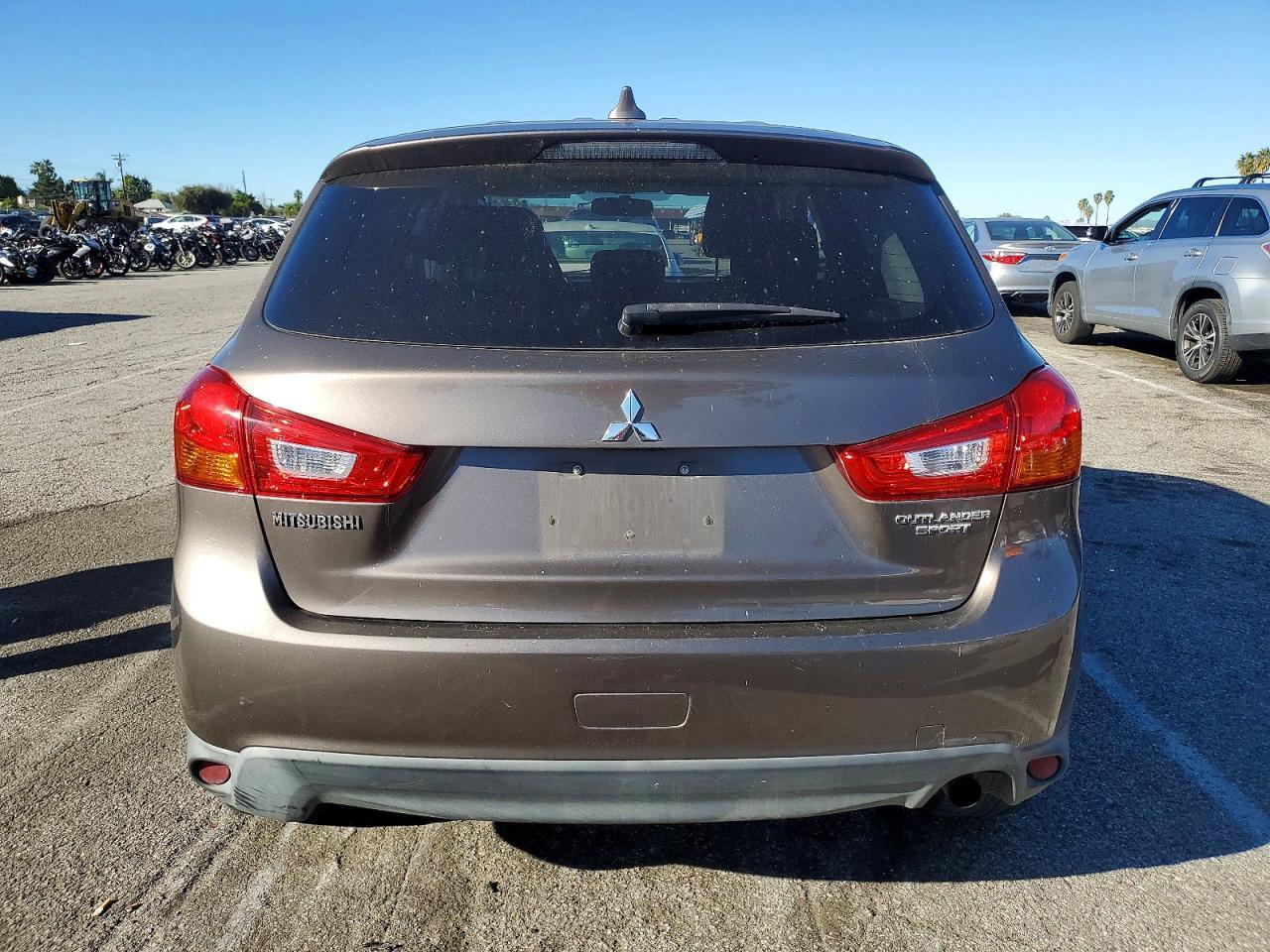 2017 Mitsubishi Outlander Sport Es - Image 6