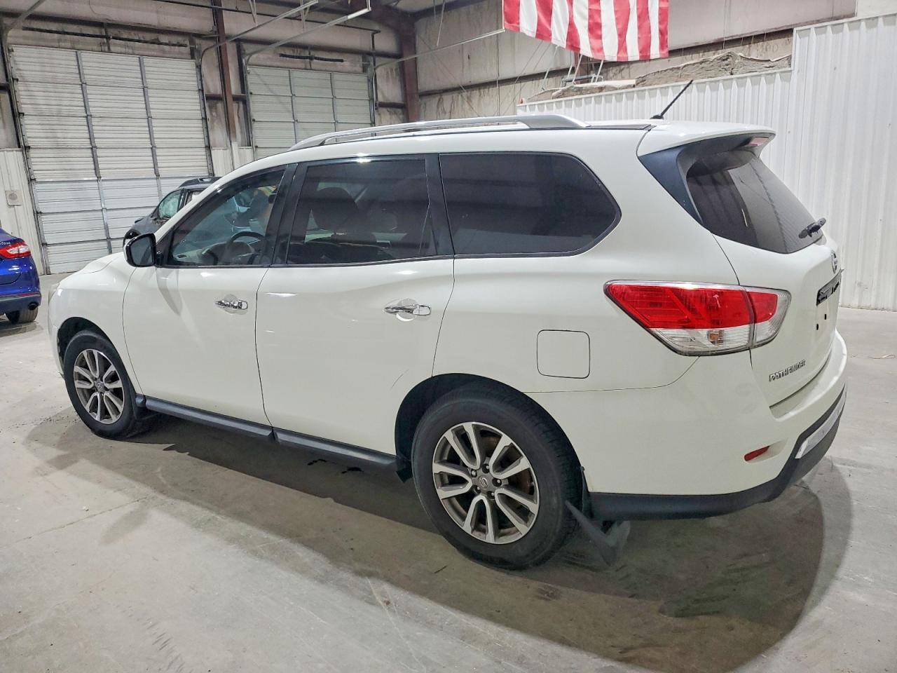 2016 Nissan Pathfinder S - Фото 2