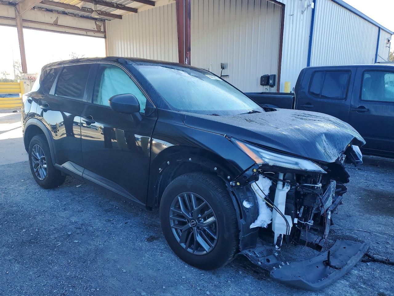 2023 Nissan Rogue S - Image 4