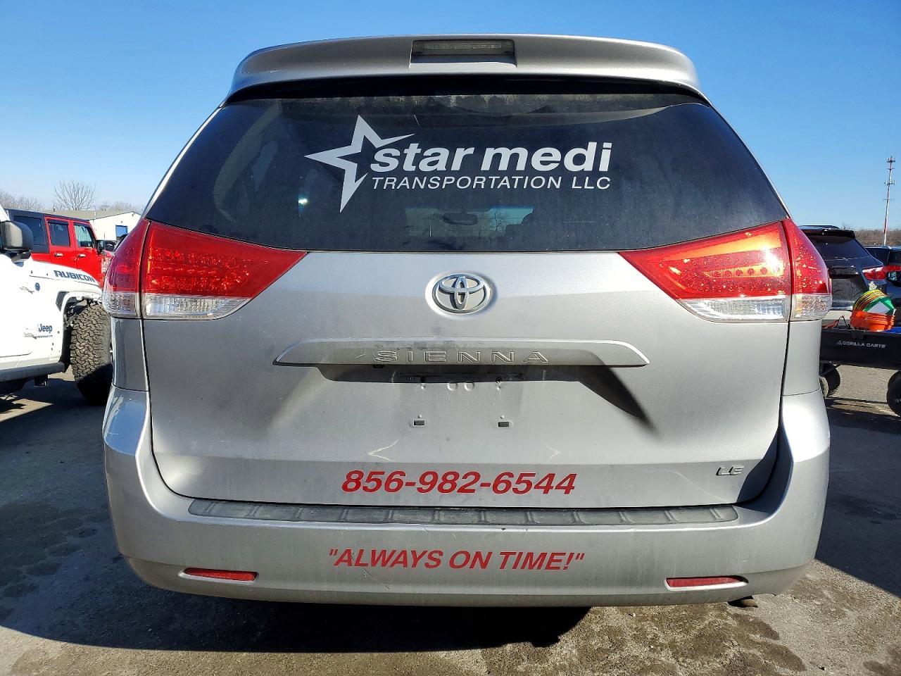 2011 Toyota Sienna Le - Image 6