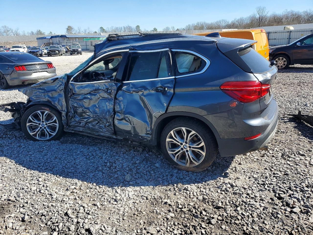 2016 BMW X1 xDrive28I - Фото 2