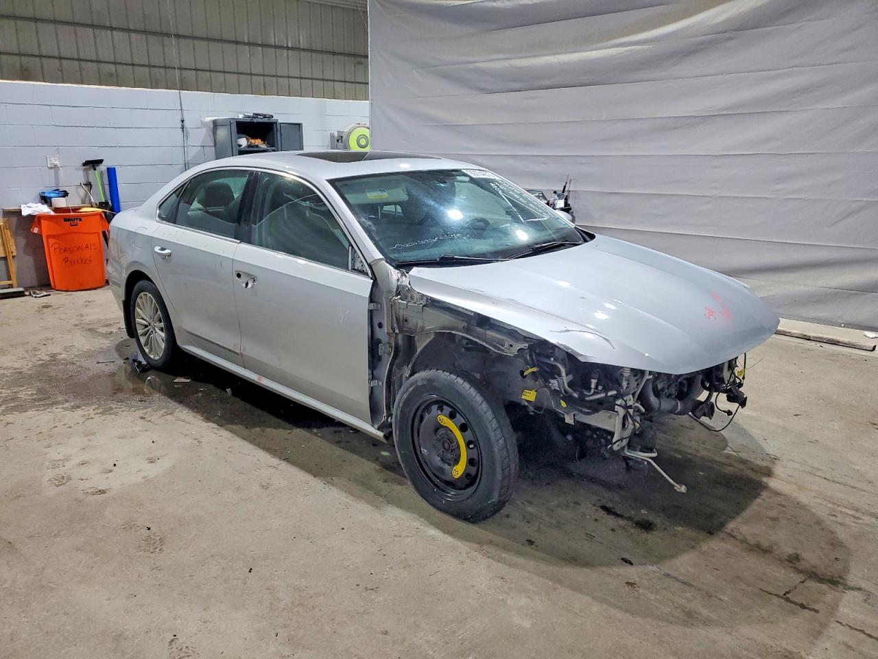 2016 Volkswagen Passat Se - Фото 4