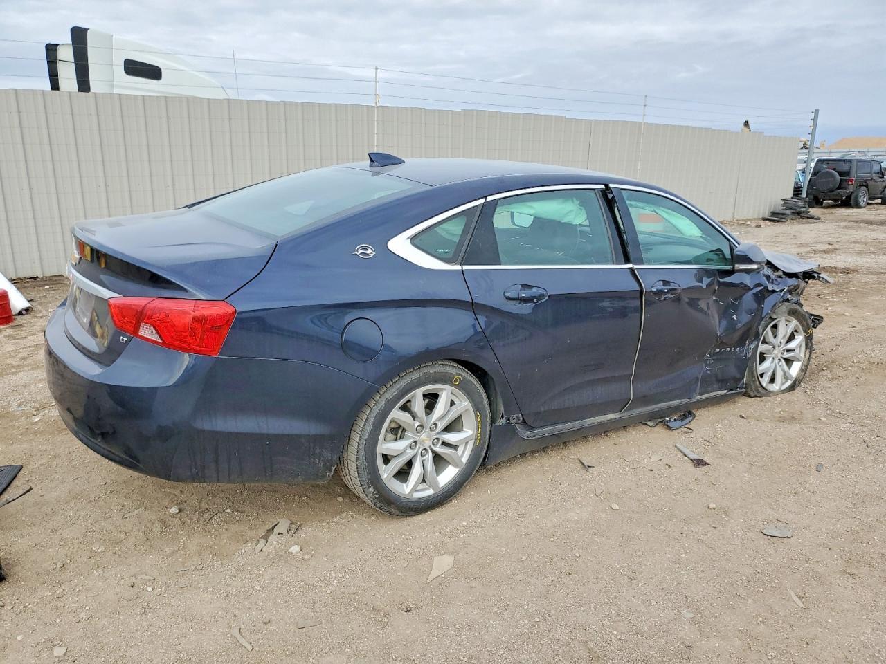 2019 Chevrolet Impala Lt - Image 3