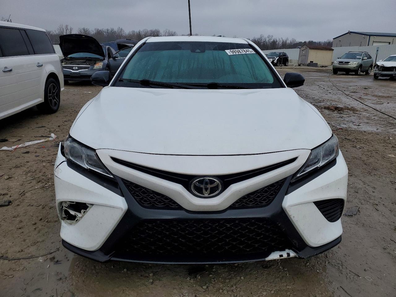 2020 Toyota Camry Se - Image 5