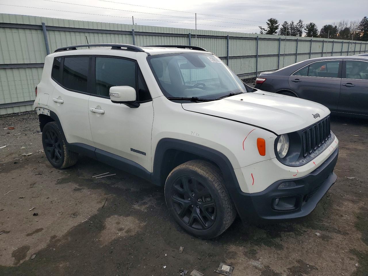 2018 Jeep Renegade Latitude - Image 4