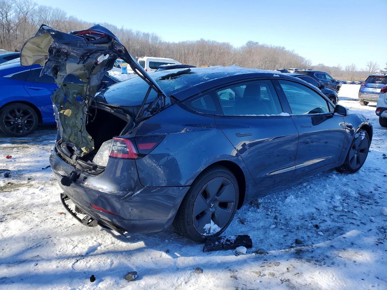 2023 Tesla Model 3 - Фото 3