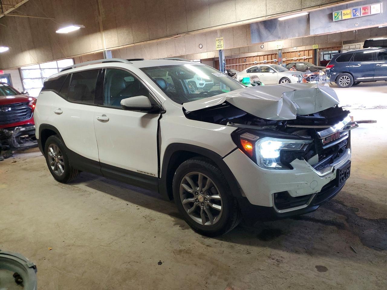 2022 GMC Terrain Slt - Image 4