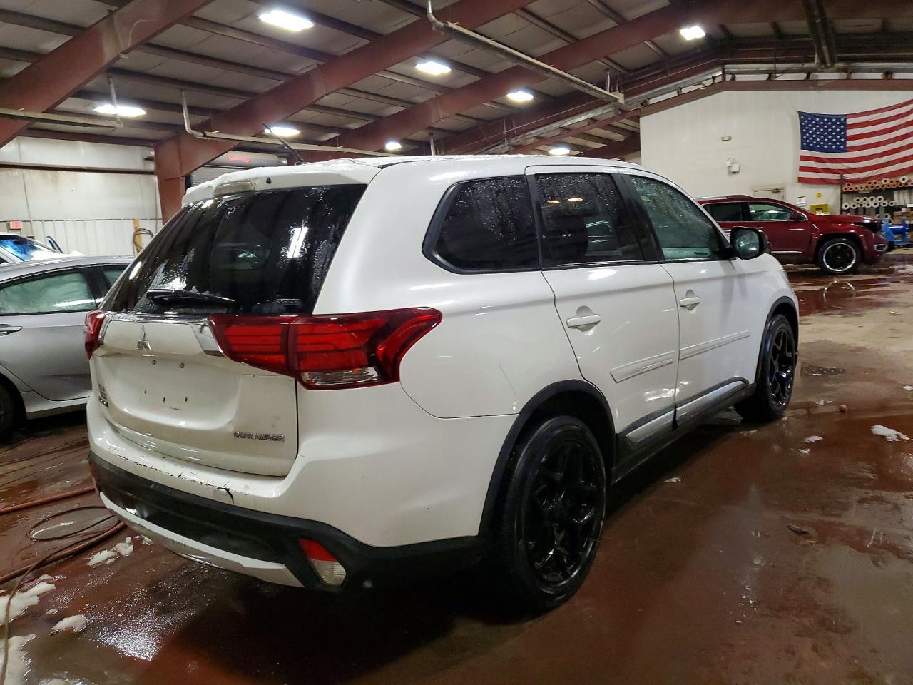 2016 Mitsubishi Outlander Se - Фото 3