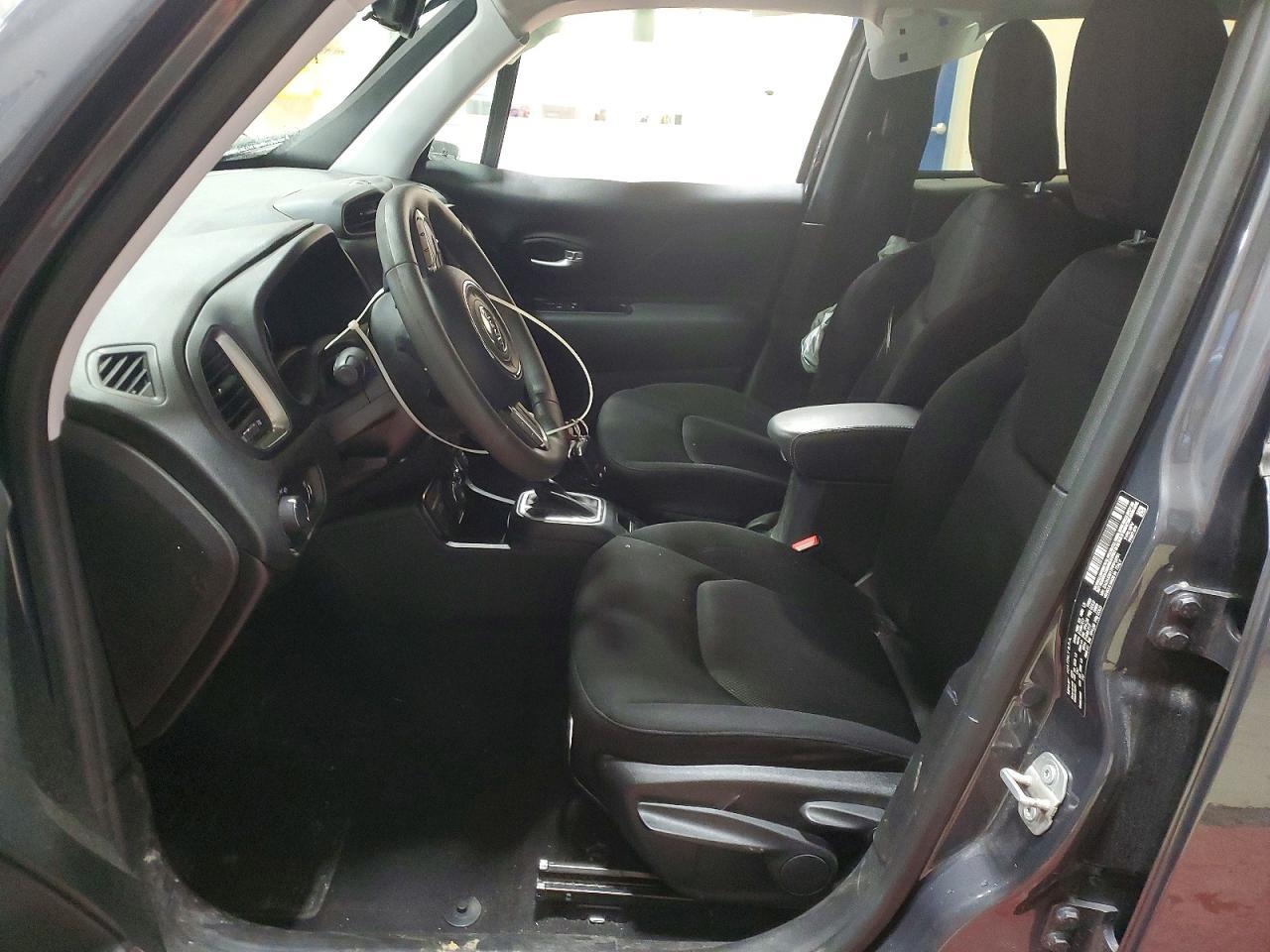 2023 Jeep Renegade Latitude - Image 7