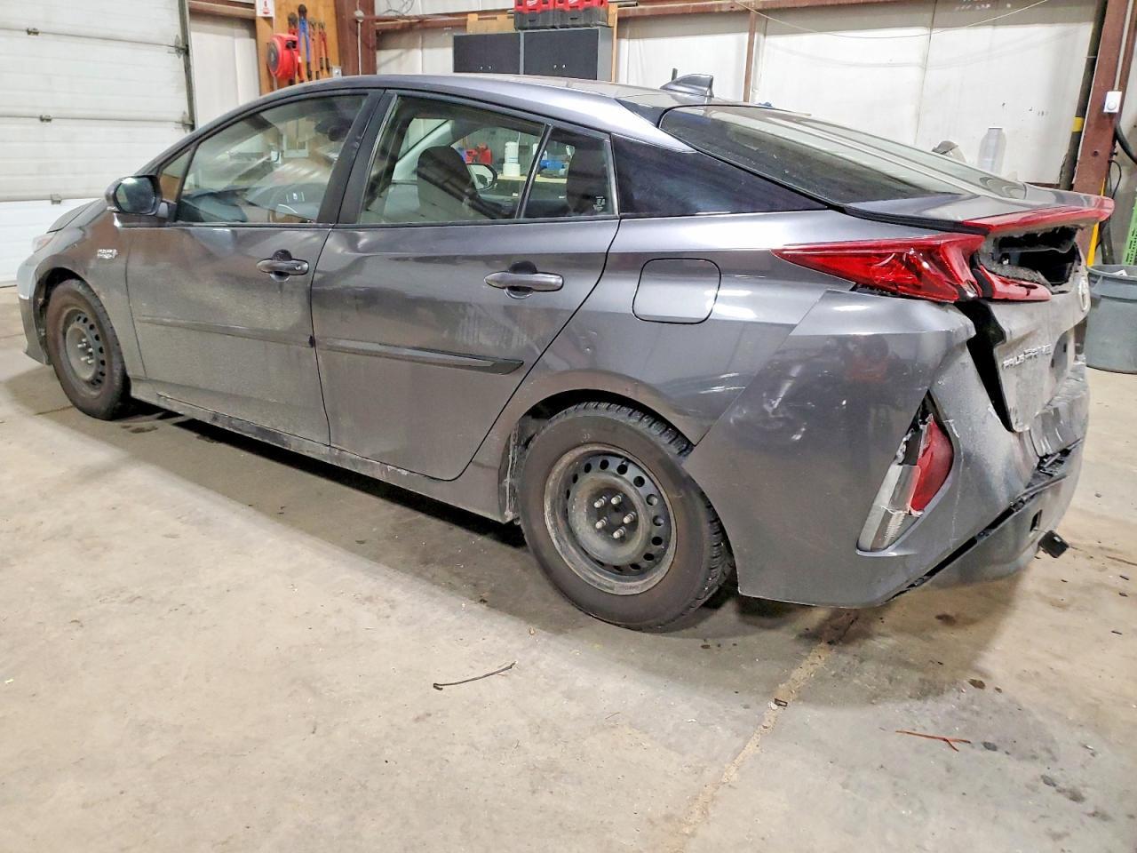 2021 Toyota Prius Prime Le - Фото 2