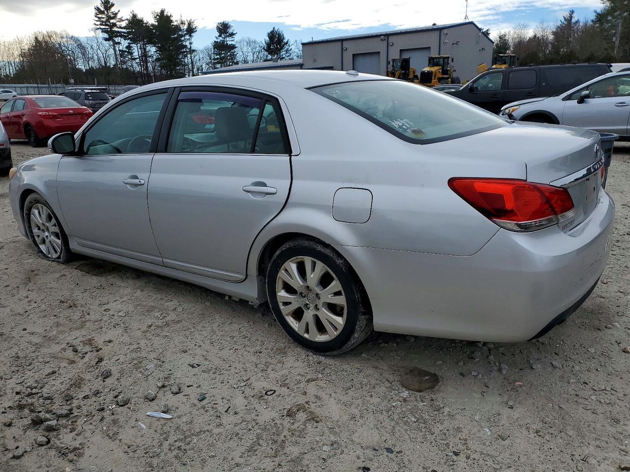 2011 Toyota Avalon Base - Image 2