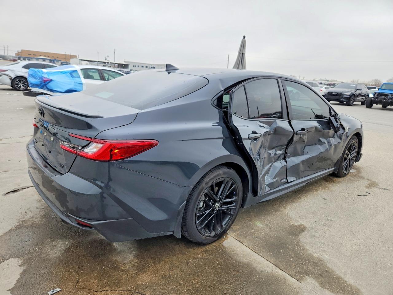 2025 Toyota Camry Se - Фото 3