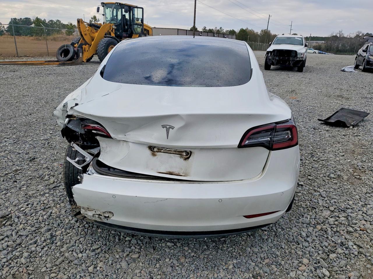 2021 Tesla Model 3 - Фото 6