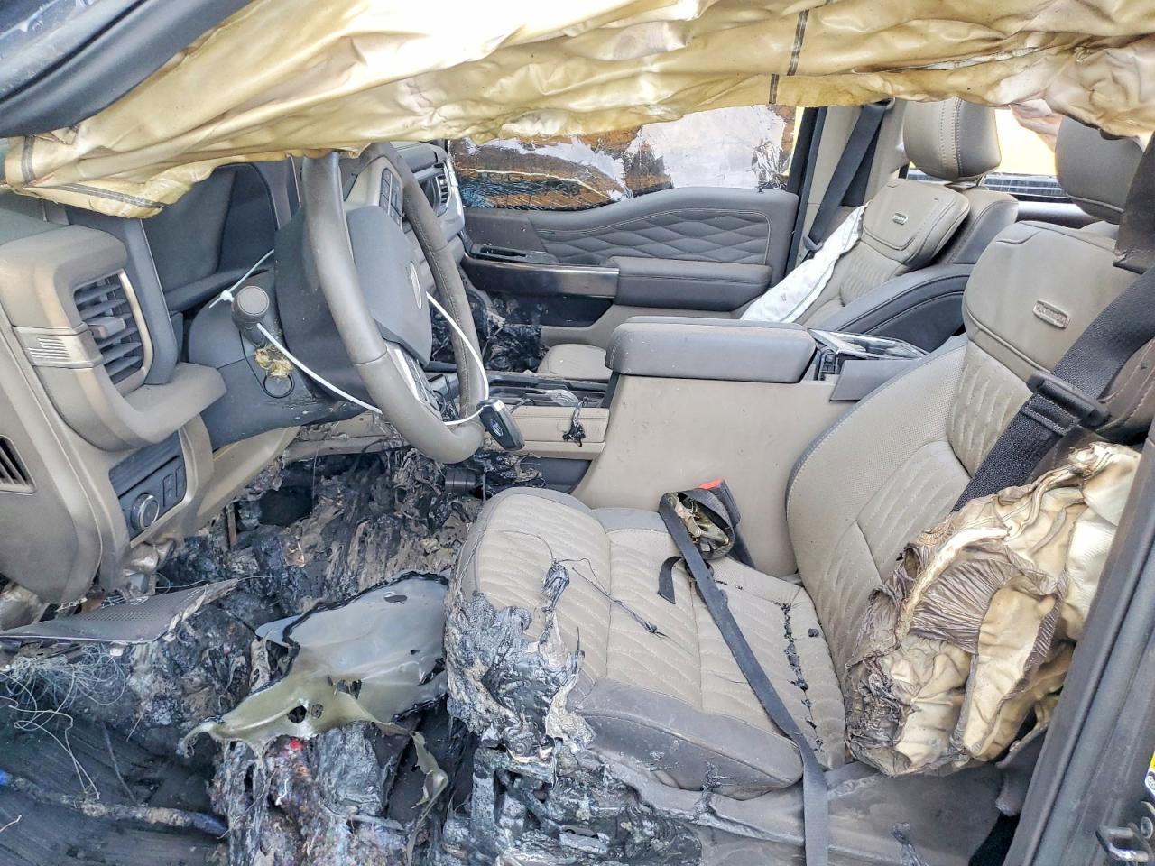 2025 Ford F350 Super Duty - Image 7