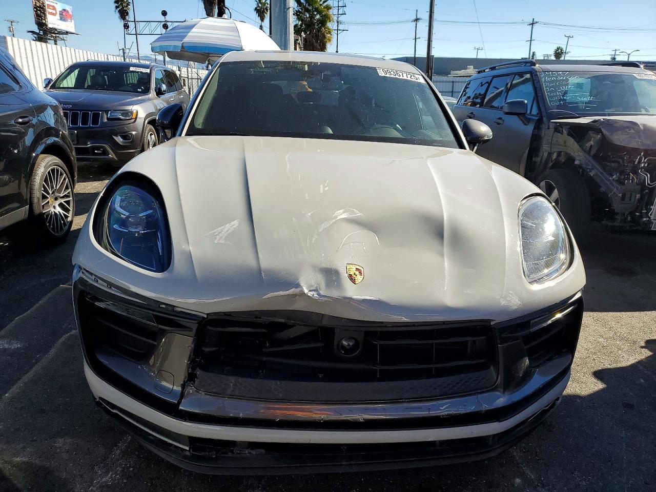 2025 Porsche Macan Base - Image 5
