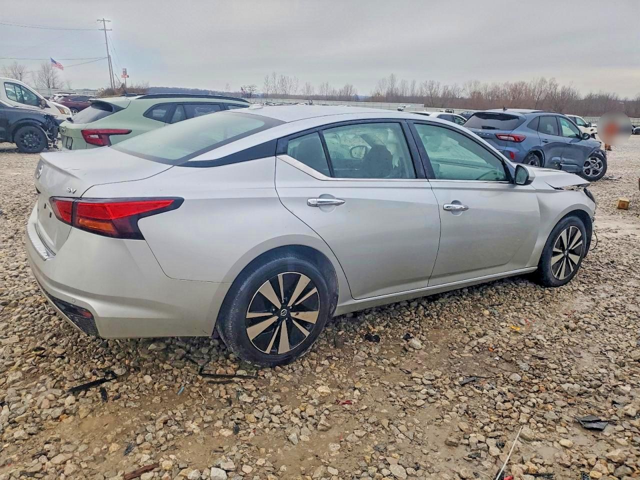 2022 Nissan Altima Sv - Image 3