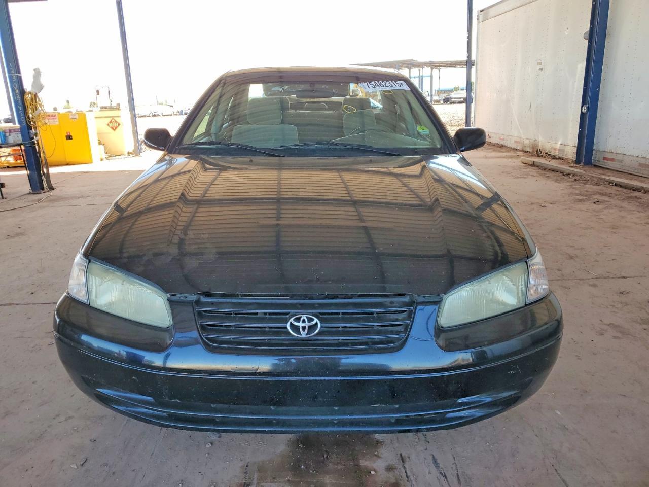1999 Toyota Camry Le - Фото 5