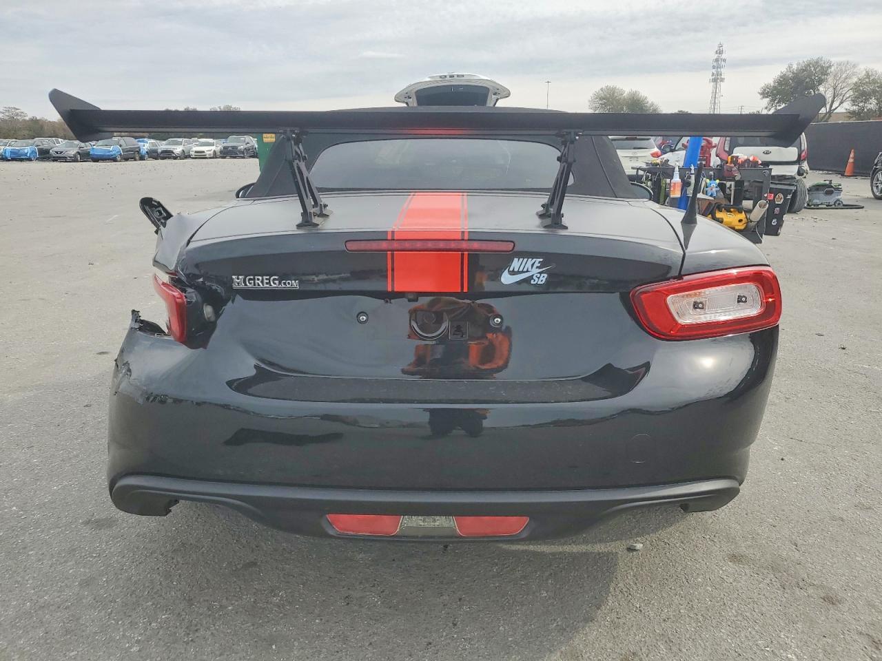 2017 Fiat 124 Spider Classica - Image 6