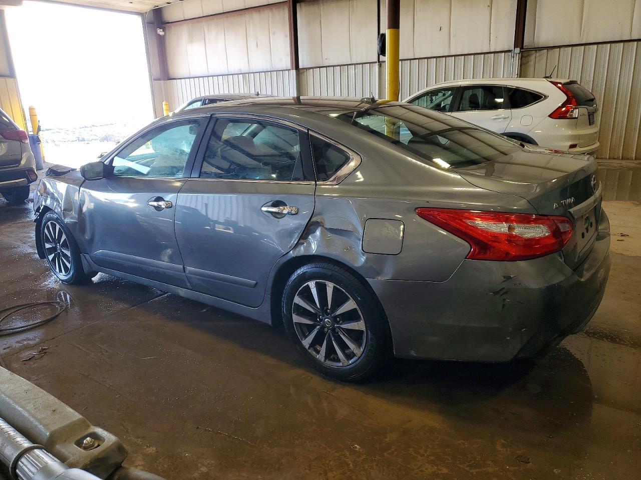 2016 Nissan Altima 2.5 - Фото 2