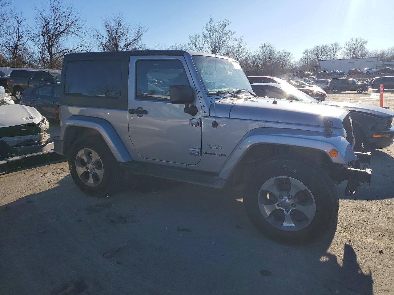 2016 Jeep Wrangler Sahara - Image 4