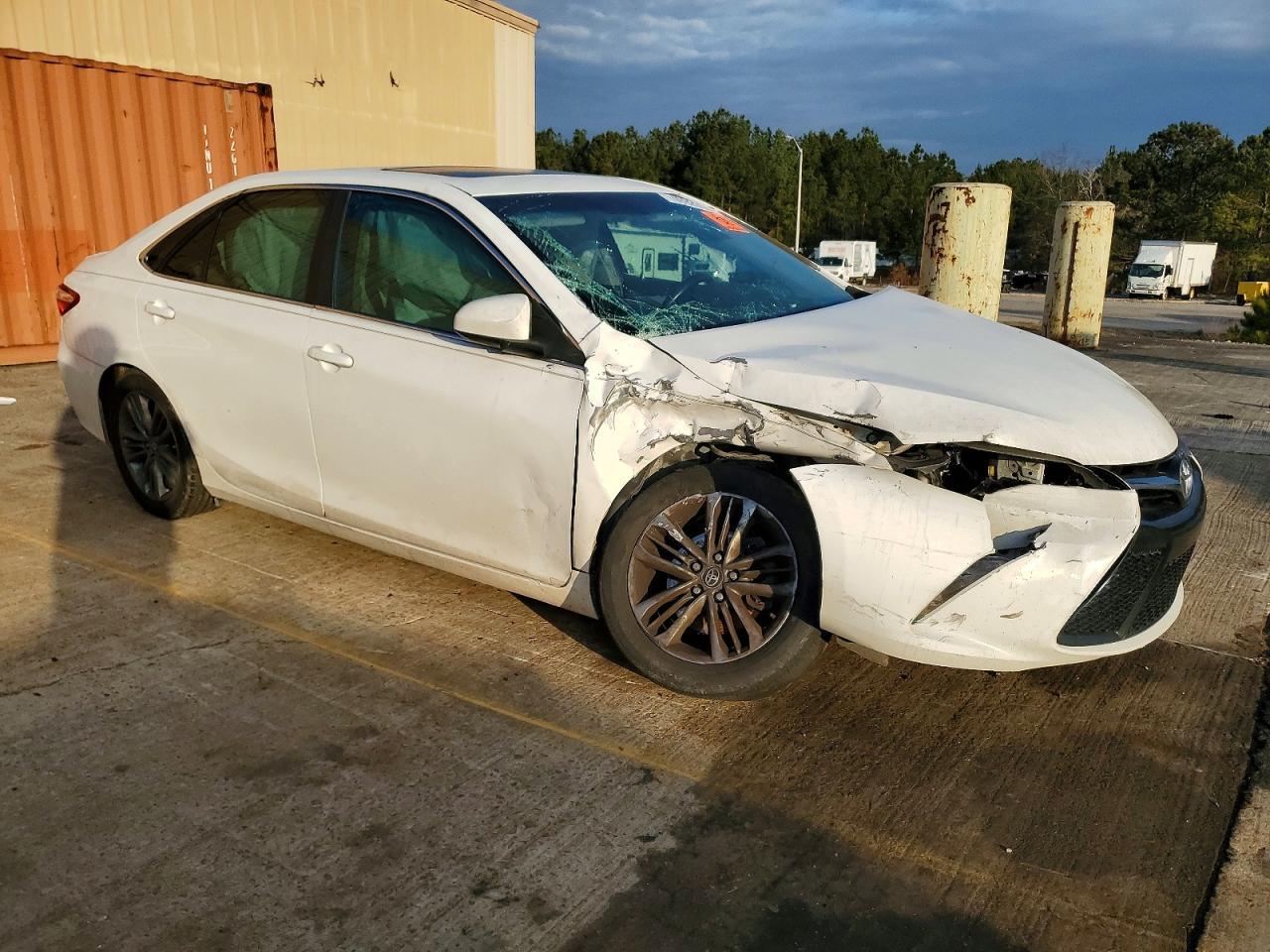 2015 Toyota Camry - Фото 4
