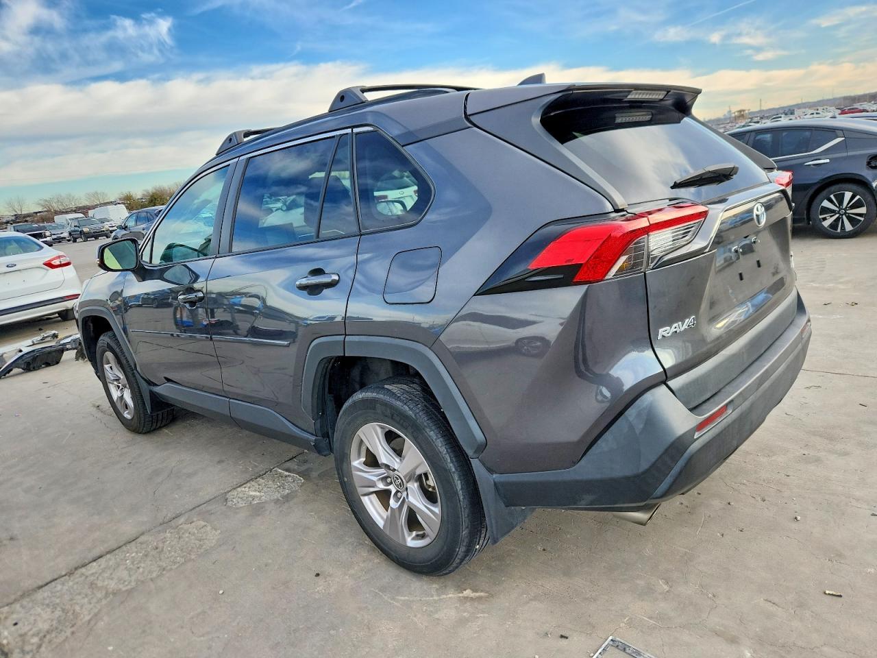 2022 Toyota Rav4 Xle - Image 2