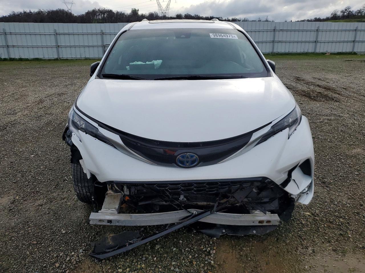 2022 Toyota Sienna Xse - Image 5