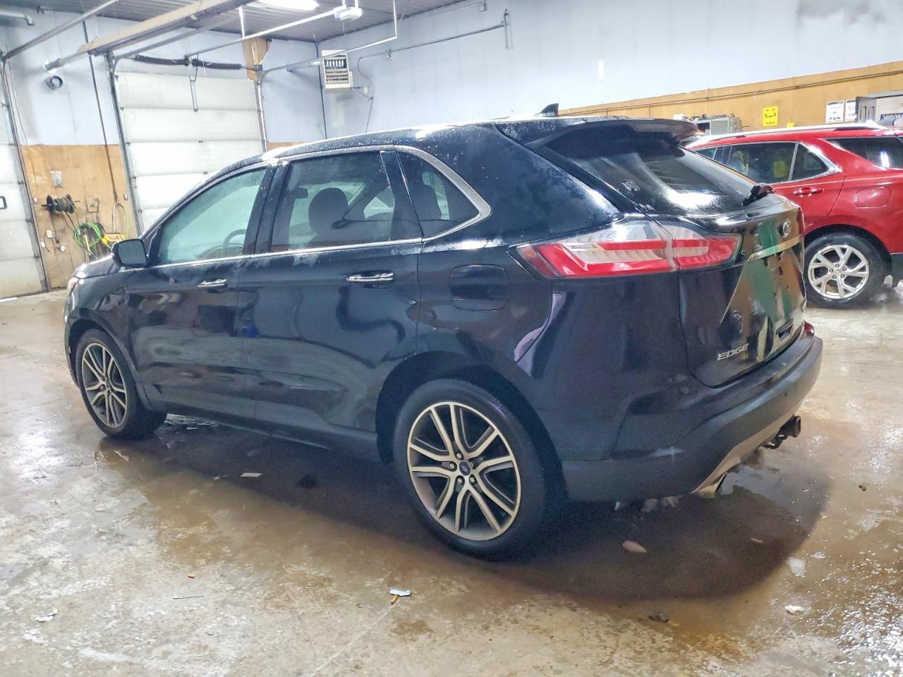 2019 Ford Edge Titanium - Фото 2