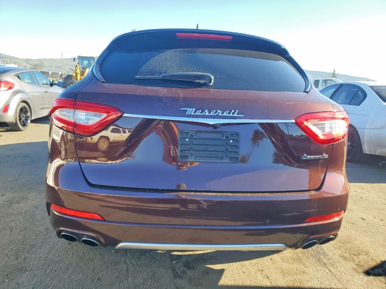 2017 Maserati Levante Luxury - Image 6
