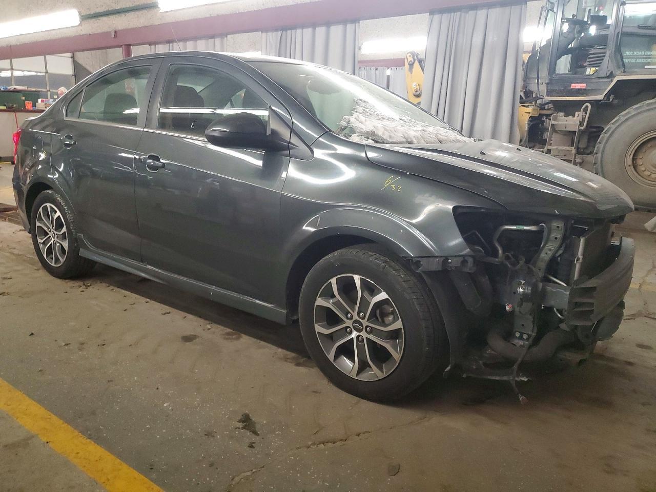 2019 Chevrolet Sonic Lt - Image 4