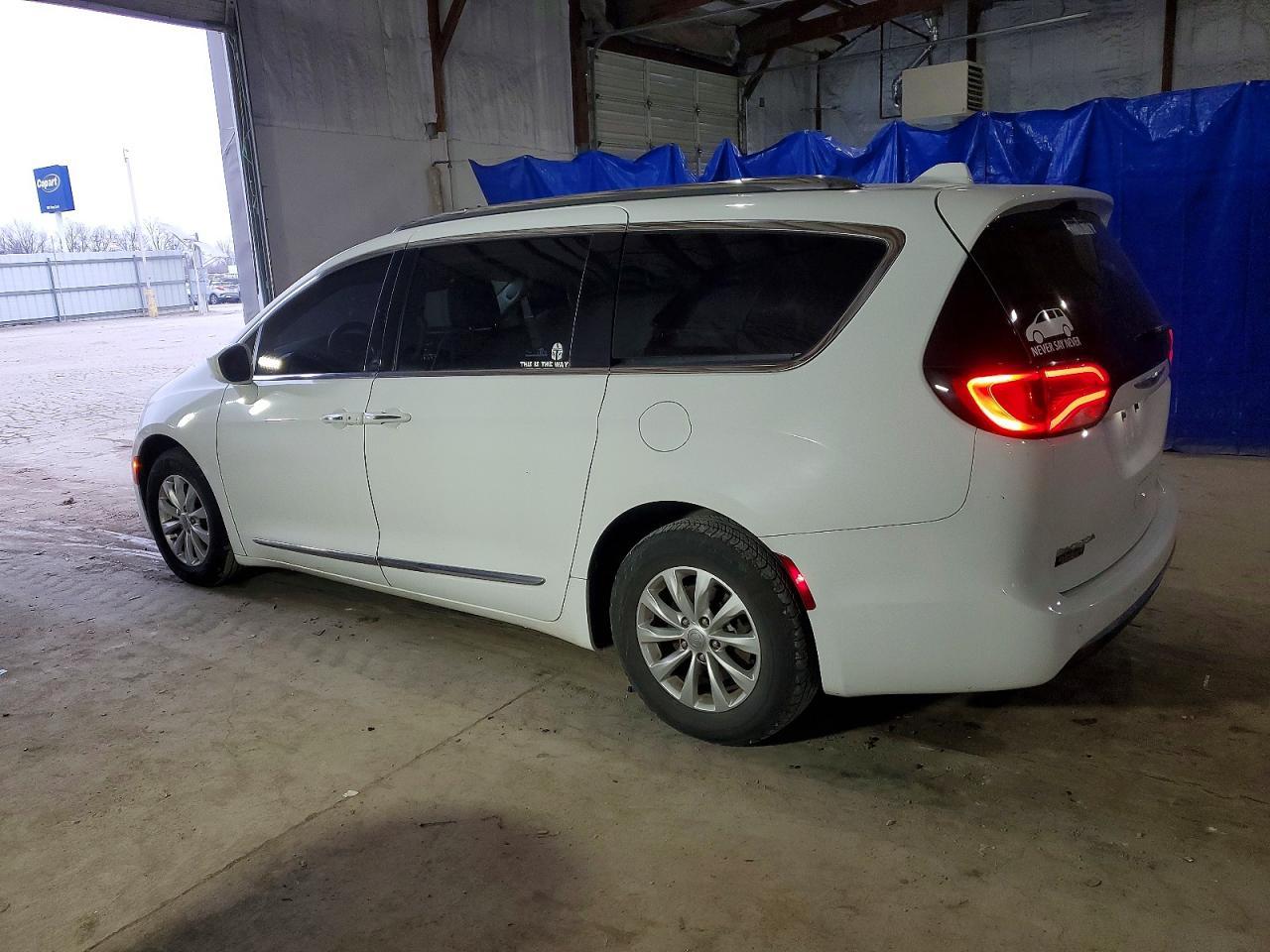 2019 Chrysler Pacifica Touring L - Фото 2