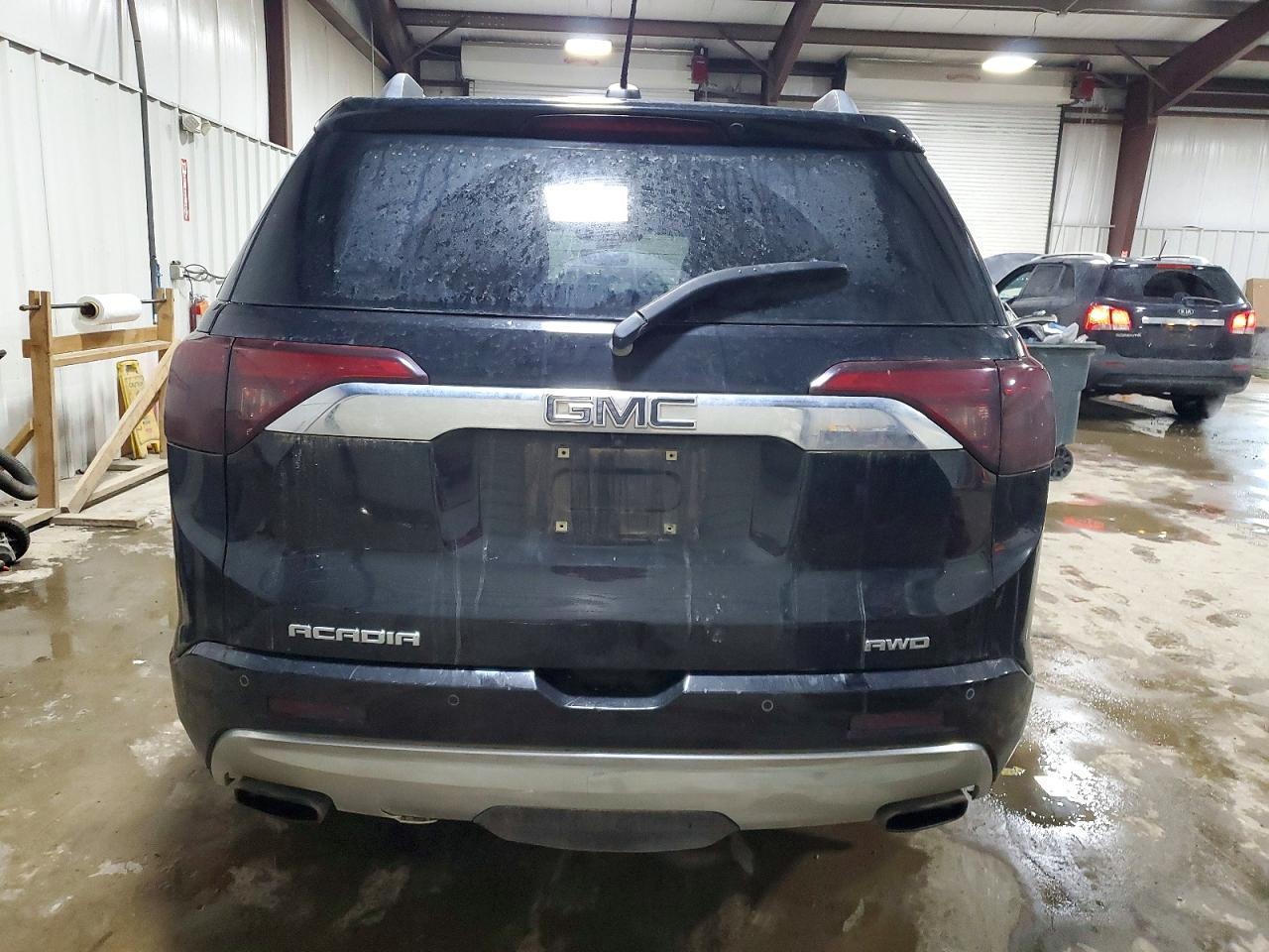 2017 GMC Acadia Denali - Фото 6