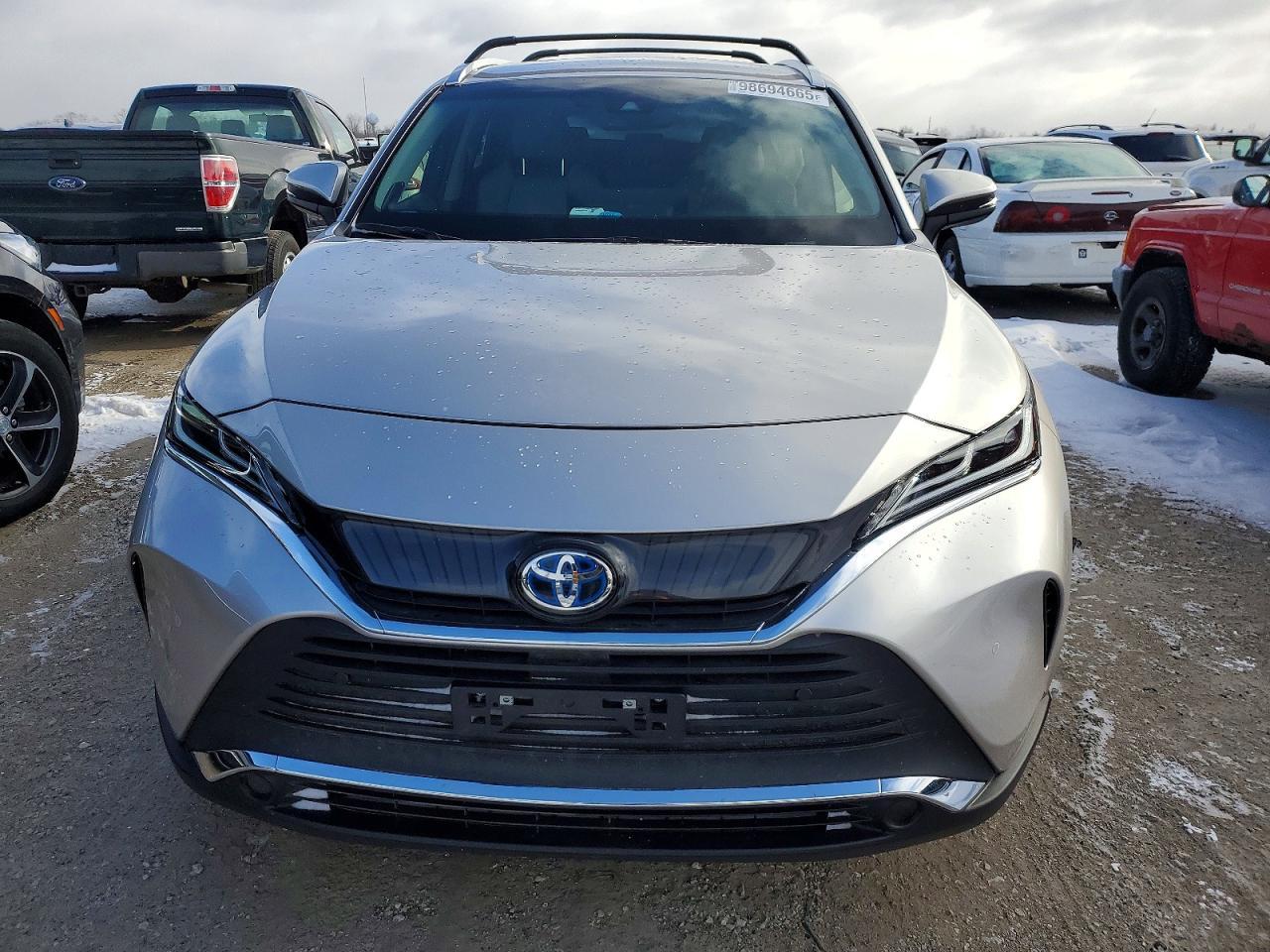 2022 Toyota Venza - Image 5