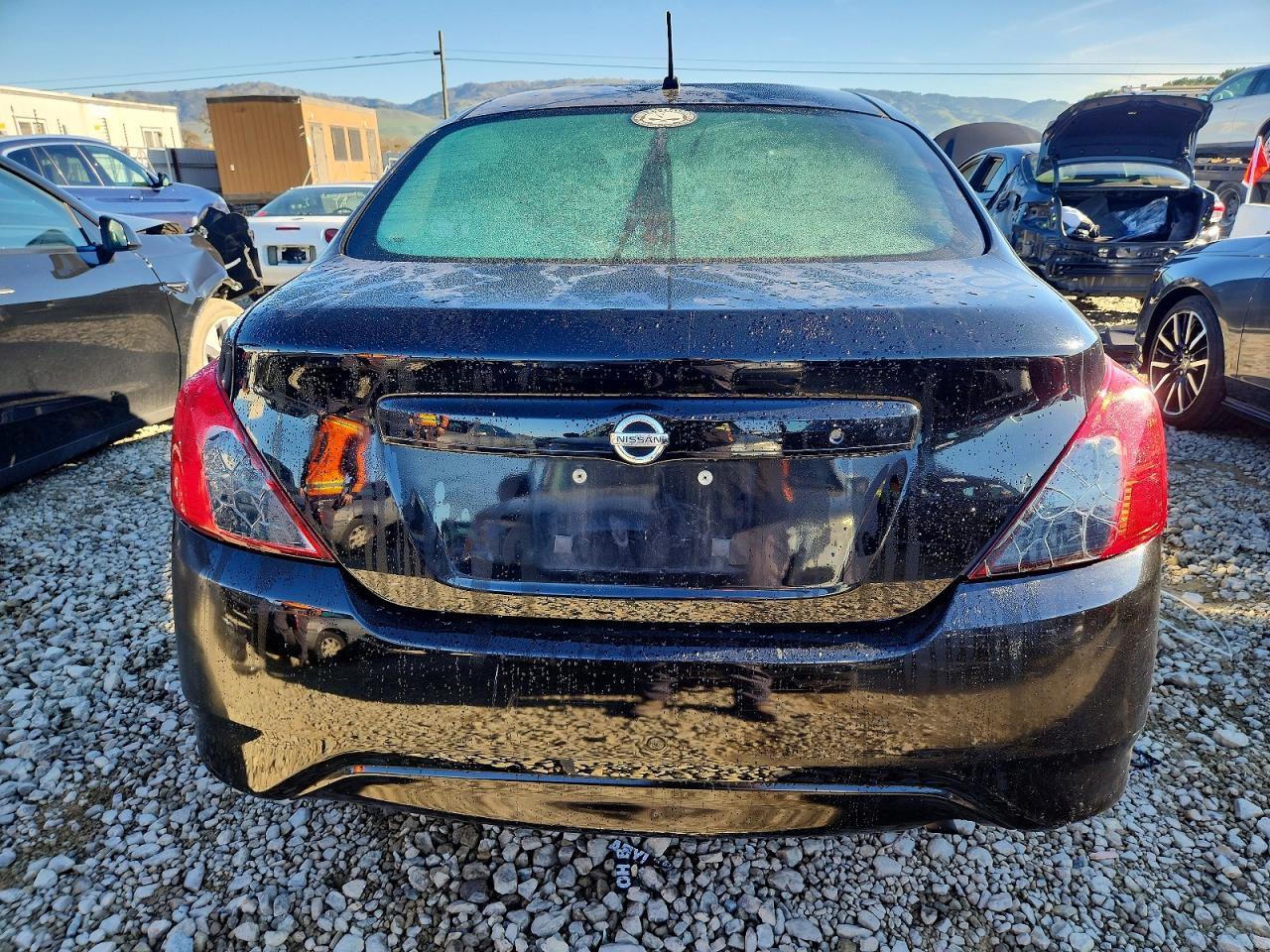 2018 Nissan Versa S - Фото 6