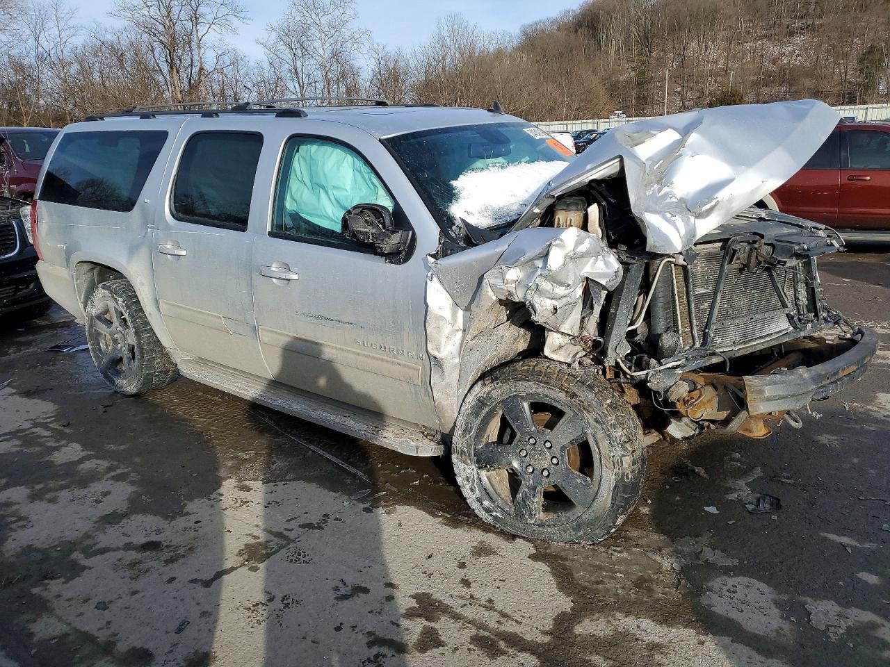2014 Chevrolet Suburban K1500 Lt - Image 4