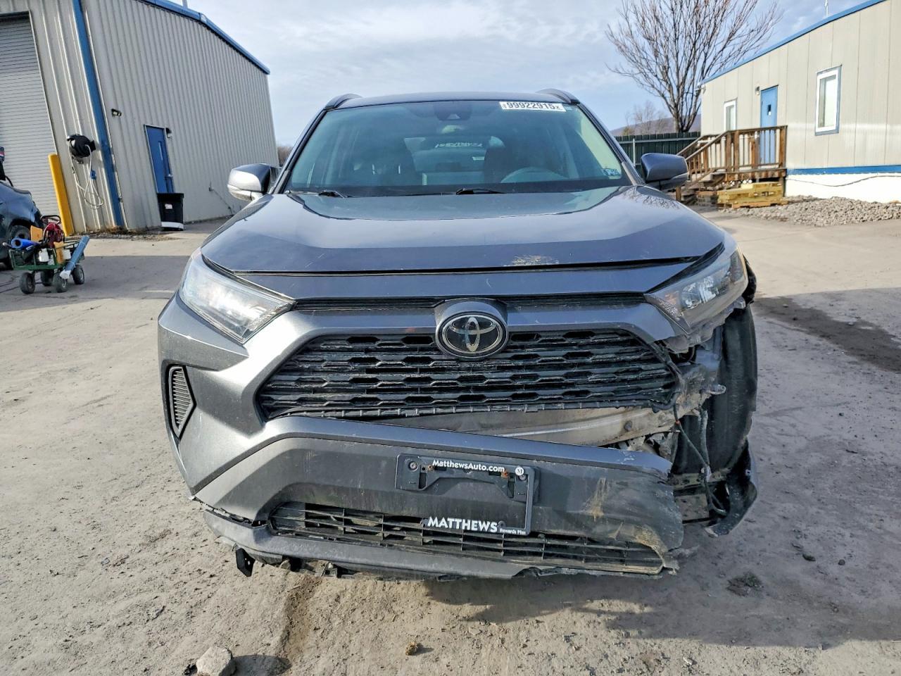 2020 Toyota Rav4 Le - Image 5