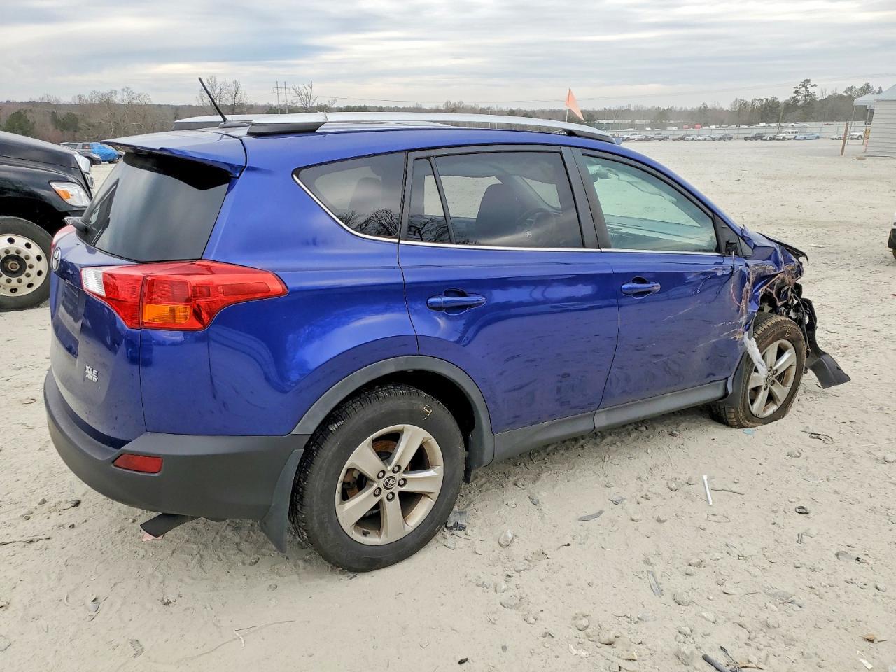 2015 Toyota Rav4 Xle - Фото 3