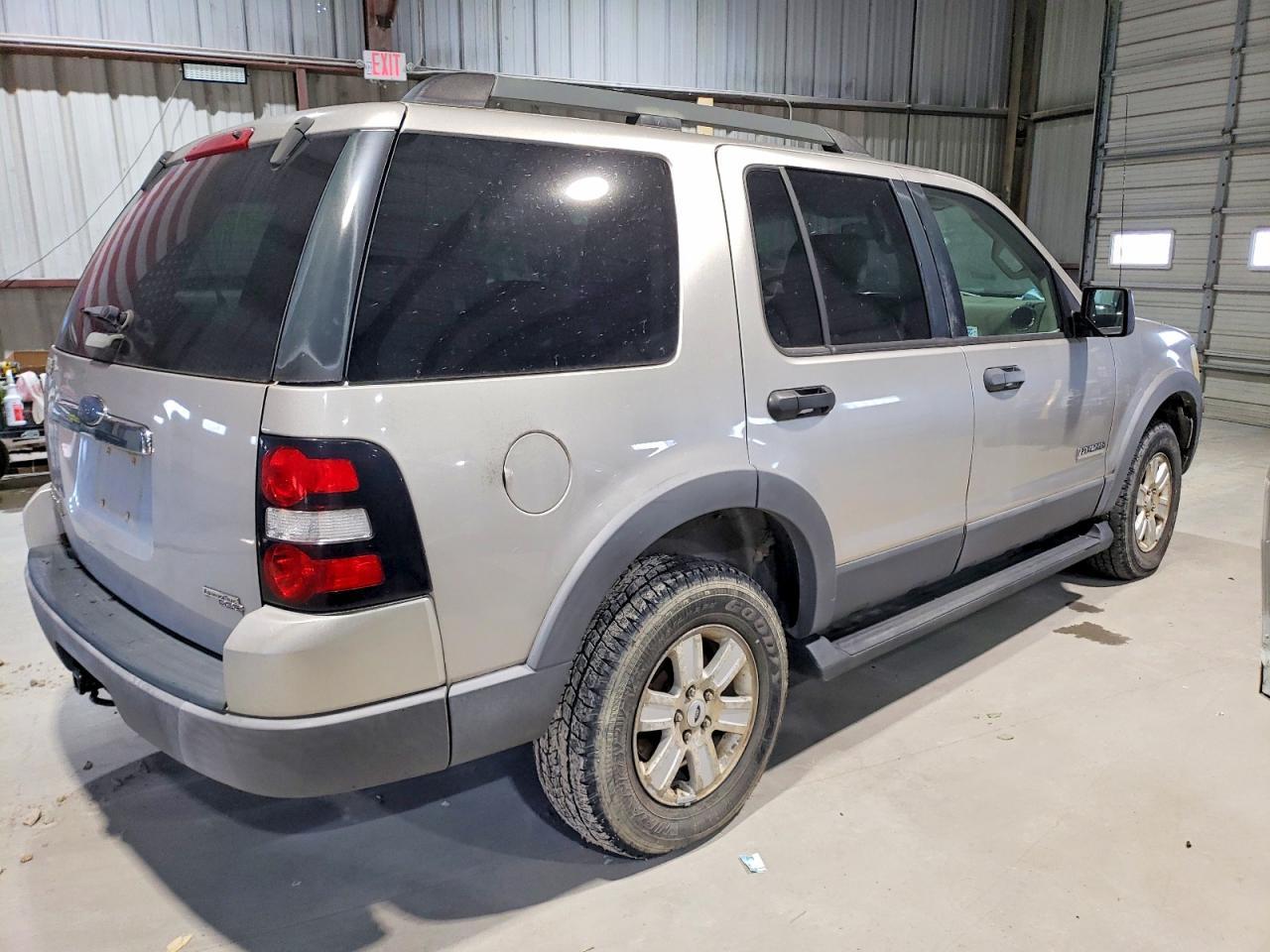 2006 Ford Explorer Xlt - Image 3